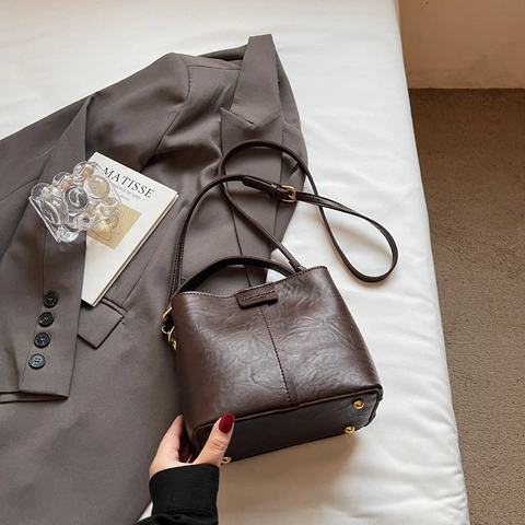 Women Retro Bucket Bag PU Leather Solid Color Commuter Top Handle Crossbody Shoulder Bag Gold Hardware Elegant