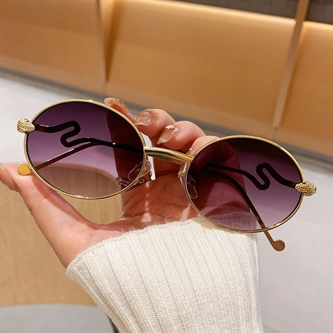 Vintage Round Sunglasses For Women Metal Frame Gradient Lenses Sun Protection Unique Snake Temples Fashion Trendy Eyewear