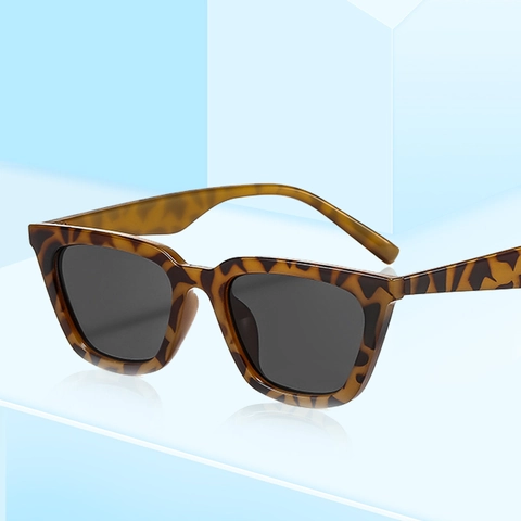 Retro Square Frame Sunglasses UV400 Protection PC Lightweight Trendy Streetwear Eyewear For Men And Women