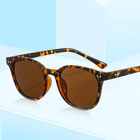 Gafas De Sol Poligonales De Moda Protección UV400 Marco De PC Ligero Gafas Retro Para Hombres Y Mujeres Decoración De Clavos