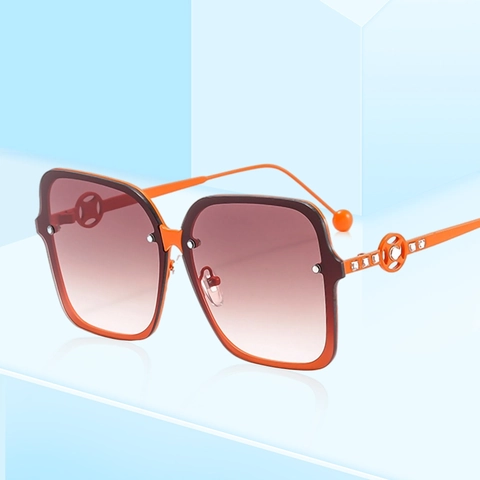 Women Oversized Square Sunglasses UV400 Protection Metal Frame Rhinestone Gradient Lenses Fashion Eyewear