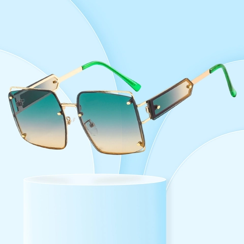 Square Sunglasses Oversized Metal Frame Gradient Lens UV400 Protection Fashion Retro Travel Trendy Eyewear Unisex