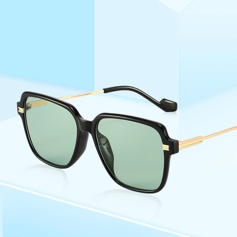 Occhiali Da Sole Quadrati Oversize Di Tendenza Protezione UV400 Montura PC Aste In Metallo Retro Moda Unisex