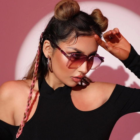 Women Vintage Square Sunglasses Oversized PC Frame Metal Hinge UV400 Gradient Lens Outdoor Fashion Trendy Eyewear Travel