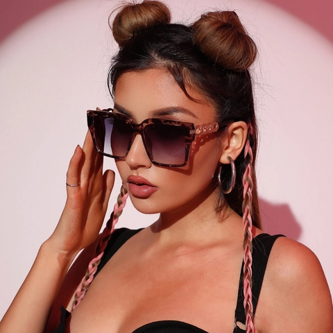 Oversized Square Sunglasses For Women With Gold Metal Chain Temple UV Protection PC Frame Retro Fashion Eyewear