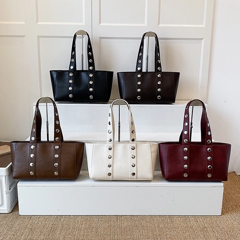 Vintage Large Capacity PU Leather Underarm Shoulder Bag With Silver Rivet Decor For Women Casual Commute Tote Handbag