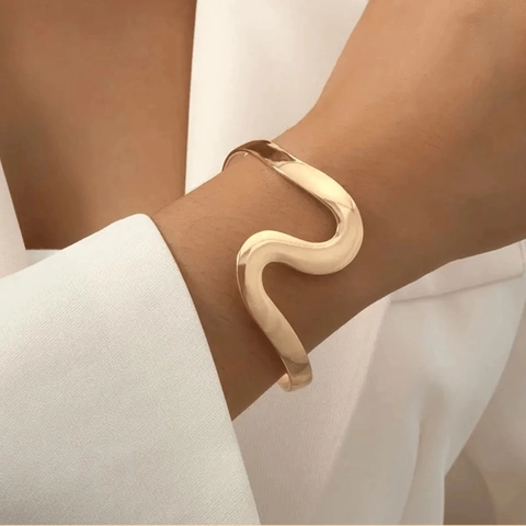 Brede Bangle Armband Legering Metaal Gehamerd Golvend Open Manchet Getextureerde Vintage Mode Sieraden Voor Vrouwen Elegant