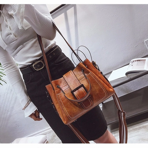 Borsa A Mano Vintage In Pelle PU Opaca Fibbia Quadrata Cuciture A Contrasto Borchie Borsa A Tracolla Con Ampia Fascia Rigata