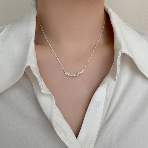 Collar de Pendiente de Pluma de Cobre de Diseño para Mujer con Zirconia 3A Elegante Cadena de Clavícula Chapada en Oro Blanco