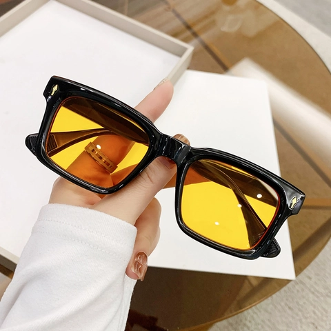 Vintage Square Sunglasses With PC Frame And AC Lens UV400 Protection Retro Street Fashion Unisex Metal Arrow Decor