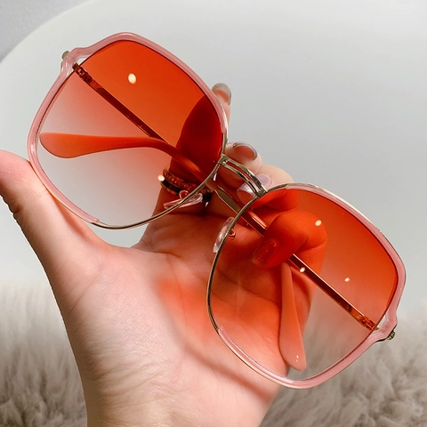 Retro Oversized Square Sunglasses Metal Frame UV400 Protection Gradient Lenses Fashion Eyewear For Outdoor Travel