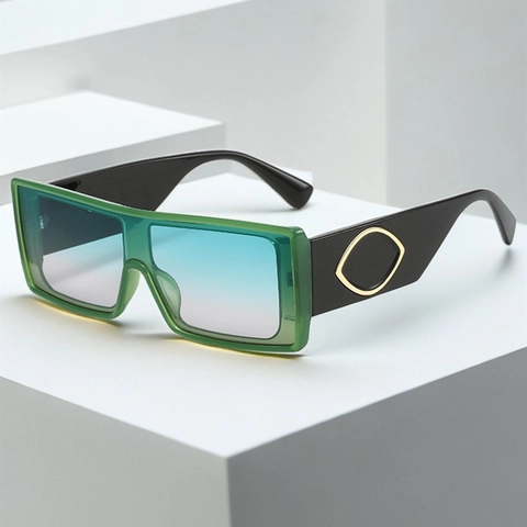 Square Sunglasses Women Vintage Large Frame PC UV400 Protection Trendy Eyewear With Metal Decor