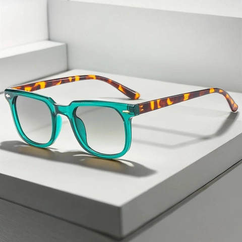 Vintage Square Sunglasses UV400 Protection Retro PC Frame With Metal Rivets Tortoiseshell Temples For Men Women