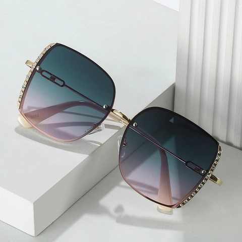 Oversized Square Sunglasses For Women Metal Frame Rhinestone Gradient Lenses UV400 Luxury Fashion Hollow Chain Temples