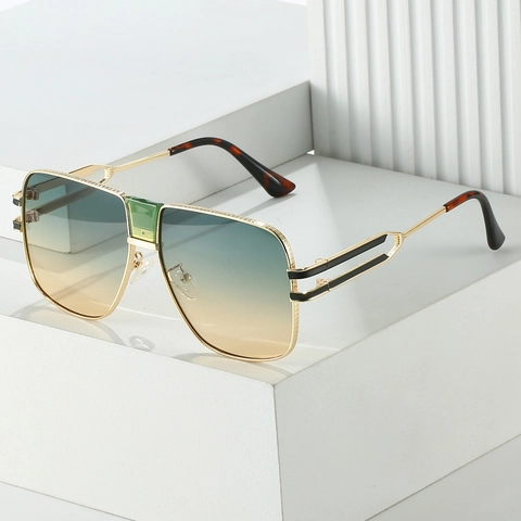 Fashion Square Oversized Sunglasses Vintage Metal Frame Gradient Lens UV400 Protection Luxury Eyewear For Women Men