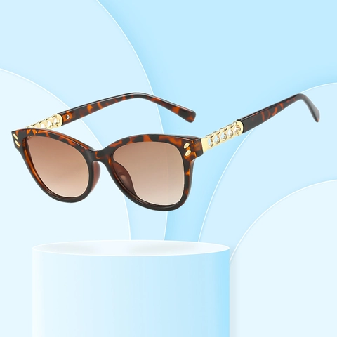 Cat Eye Square Sunglasses With Metal Chain Temples UV400 Protection PC Frame Retro Fashion Eyewear For Women