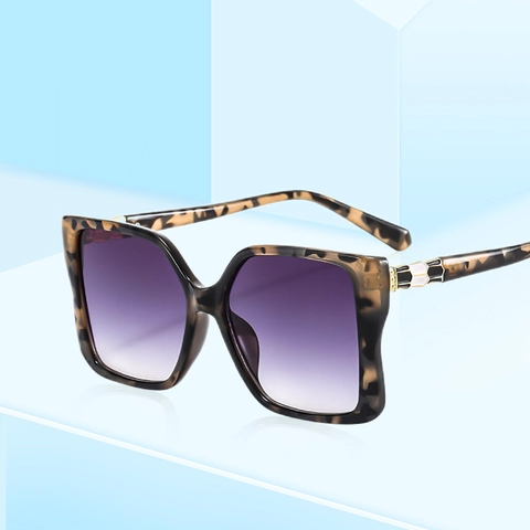 Square Butterfly Sunglasses Fashion Large Frame PC Gradient Lens UV400 Protection Trendy Eyewear For Women And Men