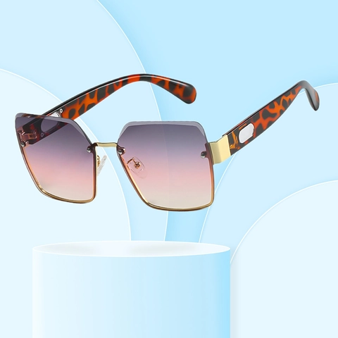 Fashion Square Sunglasses Women Luxury Gradient Lenses Metal Frame UV400 Protection Chic Vintage Eyewear Leopard Temples