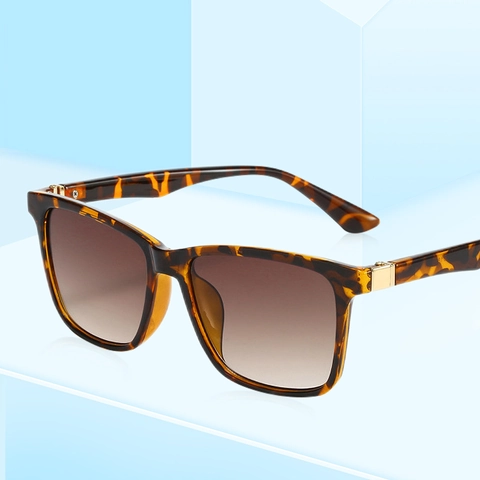 Fashion Square Oversized Sunglasses PC Frame UV400 Protection Gradient Lenses Vintage Trendy Eyewear Travel Party Unisex