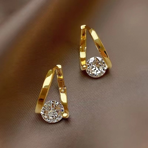 Minimalistische Geometrische Creolen Mit Rundem Zirkonia Kupfer Plattiert Elegantes Schmuckstück Für Frauen