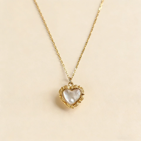 Vintage Heart Pendant Necklace Gold Plated Stainless Steel Mother Of Artificial Pearl Baroque Pattern Elegant Jewelry For Women