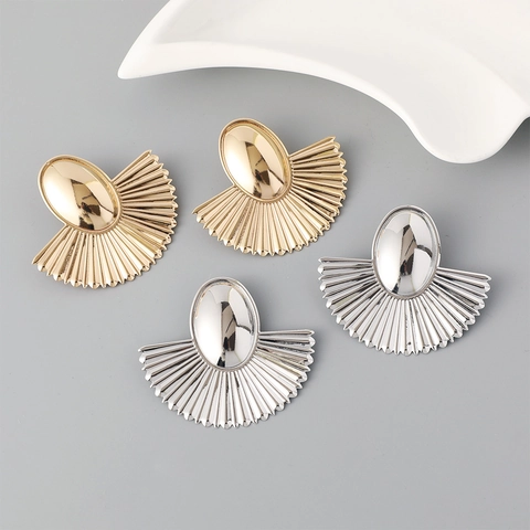Vintage Statement Metal Fan Pleated Stud Earrings For Women Retro Geometric Radial Texture Gold Silver Jewelry Accessories