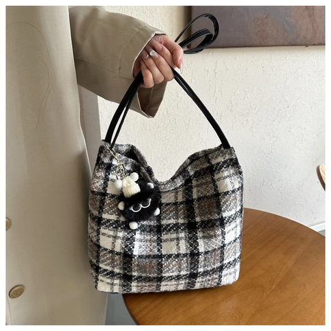 Tweed Plaid Tote Bag Large Capacity Shoulder Bag With Plush Monster Charm Retro Checkered Handbag Women