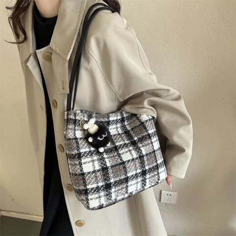 Tweed Plaid Tote Bag Large Capacity Shoulder Bag With Plush Monster Charm Retro Checkered Handbag Women