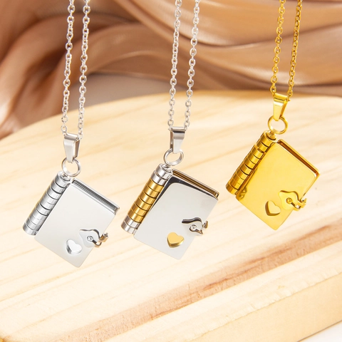Collana Locket A Forma Di Libro Con Cuore Traforato Acciaio Inossidabile Placcato Oro 18K Pendente Romantico Per Donna
