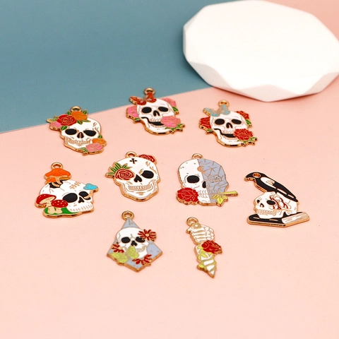 Dijes Góticos de Halloween Aleación de Zinc Esmalte Calavera Rosa Cuervo Mariposa Hongo Colgantes Para DIY Collar Joyería