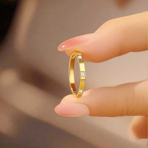 Anillo Simple de Acero Inoxidable con Incrustaciones de Rhinestone Geométrico para Mujeres Hombres Anillo de Dedo para Pareja Minimalista Accesorio Joyería de Moda