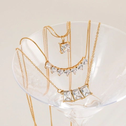 18K Vergoldeter Edelstahl Strass Anhänger Halskette Für Damen Leichter Luxus Geometrische Quadrat Herz Schmuck Geschenk