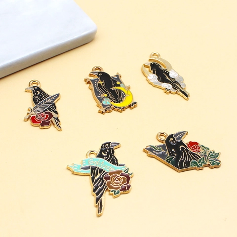 Gothico Oscuro Corvo DIY Lega Goccia d'Olio Accessori per Gioielli Rosa Luna Stella Piuma Solitude Ciondolo Charms per Collana