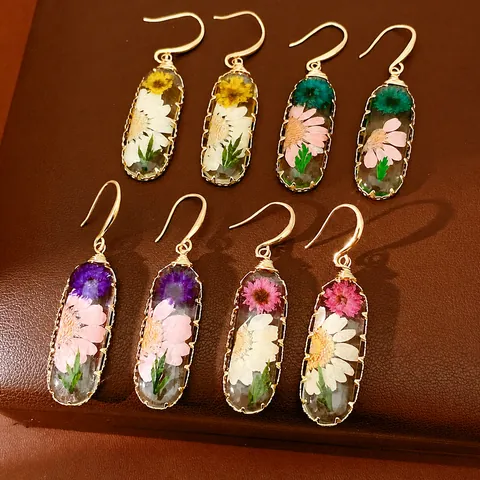 Sweet Fresh Resin Oval Dried Flower Ear Hooks Fashionable Versatile Individual Drop Earrings Light Luxury High-End Jewelry For Women