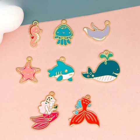 Amuletos de Animales Marinos DIY de Aleación Esmaltada para Joyería Caballito de Mar Medusa Estrella de Mar Ballena Cola de Sirena Colgante para Pendientes Collar Accesorio Cabello
