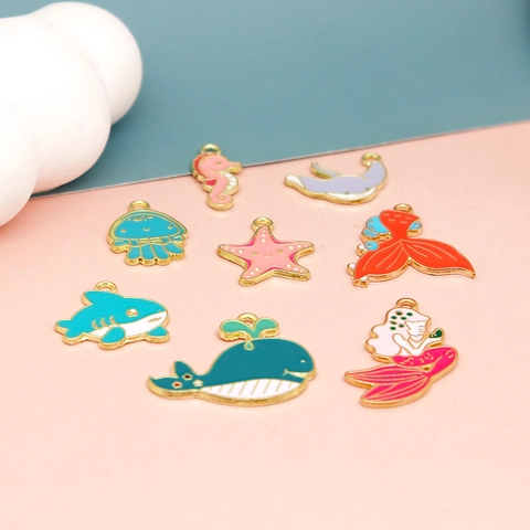 Amuletos de Animales Marinos DIY de Aleación Esmaltada para Joyería Caballito de Mar Medusa Estrella de Mar Ballena Cola de Sirena Colgante para Pendientes Collar Accesorio Cabello