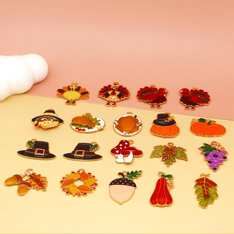 Thanksgiving DIY Jewelry Charms Zinc Alloy Enamel Turkey Pumpkin Maple Leaf Pendants For Autumn Festival Necklace Bracelet Craft Making