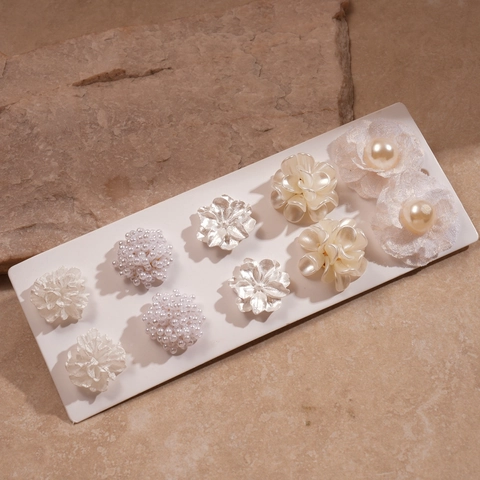 Vacation Style Acrylic Artificial Pearl Flower Stud Earrings Elegant White Floral Stud Earring Collection For Women Accessories