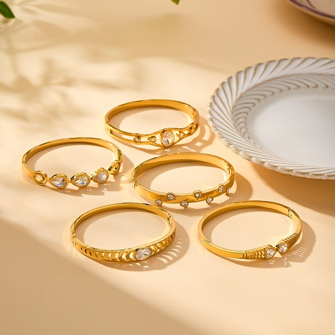 Hollow Water Drop Geometric Stainless Steel Bangle For Women Gold Plated Inlaid Rhinestone Fashion Trend Accessories Cuff Bracelet Gift