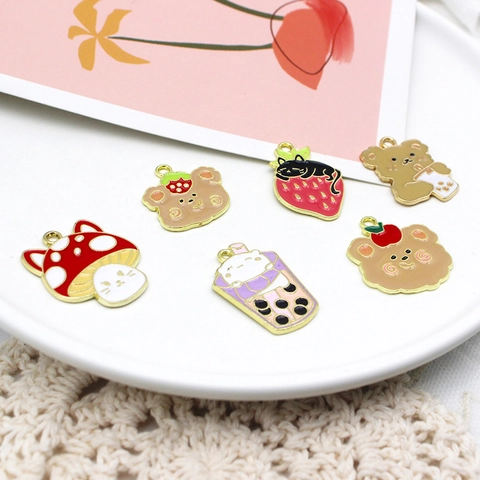 Schattige Cartoon Kat Beer Emaille Legering Hangers Voor DIY Oorbellen Ketting Sieraden Maken Koreaanse Stijl Aardbei Paddestoel Melk Thee