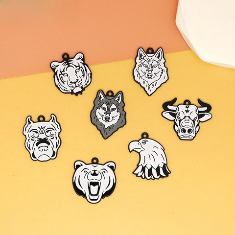 DIY Schwarz und Weiß Biest Tierkopf Legierung Emaille Charms Für Schlüsselanhänger Schmuckherstellung Tiger Wolf Adler Löwe Büffel Anhänger