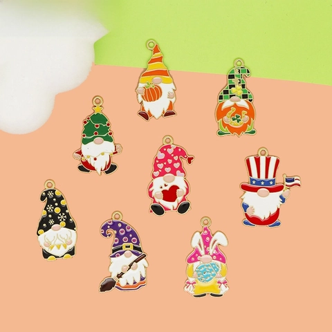 Ciondolo Gnomo Cartone Animato in Lega Smalto per Creazione Gioielli DIY Natale Halloween Pasqua Giorno di San Patrizio Accessori