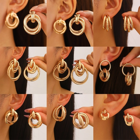 Overdreven Geometrische Legering Hoop Oorbellen Voor Vrouwen Retro Gedraaide In elkaar Grijpende Cirkel Studs Ins Stijl Sieraden