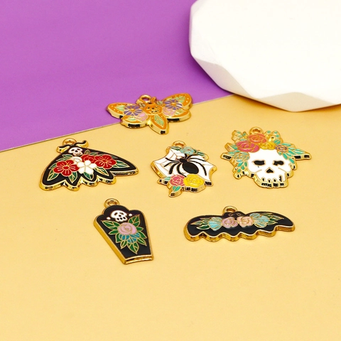 Gothic Halloween Σμάλτο Κράμα Ψευδαργύρου Charms Σκοτεινά Λουλούδια Νεκροκεφαλή Αράχνη Πεταλούδα Φέρετρο Μενταγιόν για DIY Αξεσουάρ Κατασκευής Κοσμημάτων