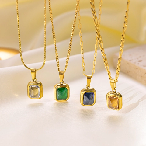 Collier Pendentif Rétro Avec Pierre Gemme Rectangulaire Acier Inoxydable Plaqué Or 18K Bijou Hip Hop Géométrique Femme