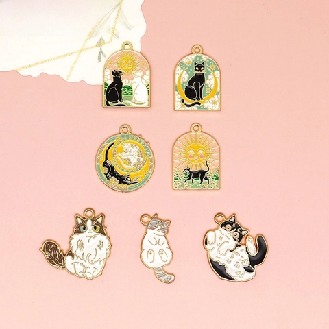 DIY Cat Charms Zinc Alloy Enamel Drip Oil Pendants For Keychain Necklace Making Cute Kitten Moon Sun Design Accessories