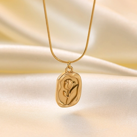 French Vintage Relief Floral Tulip Rose Pendant Necklace Gold Silver Titanium Steel Snake Chain For Women Elegant Daily Jewelry