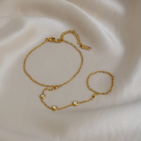 Pulsera de Esclava de Acero Inoxidable Chapada en Oro 18K para Mujer Cadena de Mano con Anillo Incrustada de Strass Joyería
