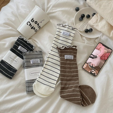 Chaussettes Mi-Mollet Femmes Coton Rayé Bordure Volantée Écusson Tissu Rétro Style Japonais Doux