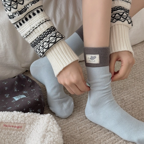 Damen Wadenlange Crew Socken Baumwollmischung Kontrastfarben Rippbündchen Cartoon Maus Patch Weich Kawaii Täglich